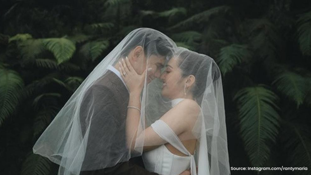 6 Potret Prewedding Ranty Maria dan Rayn Wijaya, Romantis Bernuansa Rustic